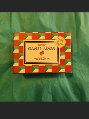Games Room Classic Charades - Red & Green Box